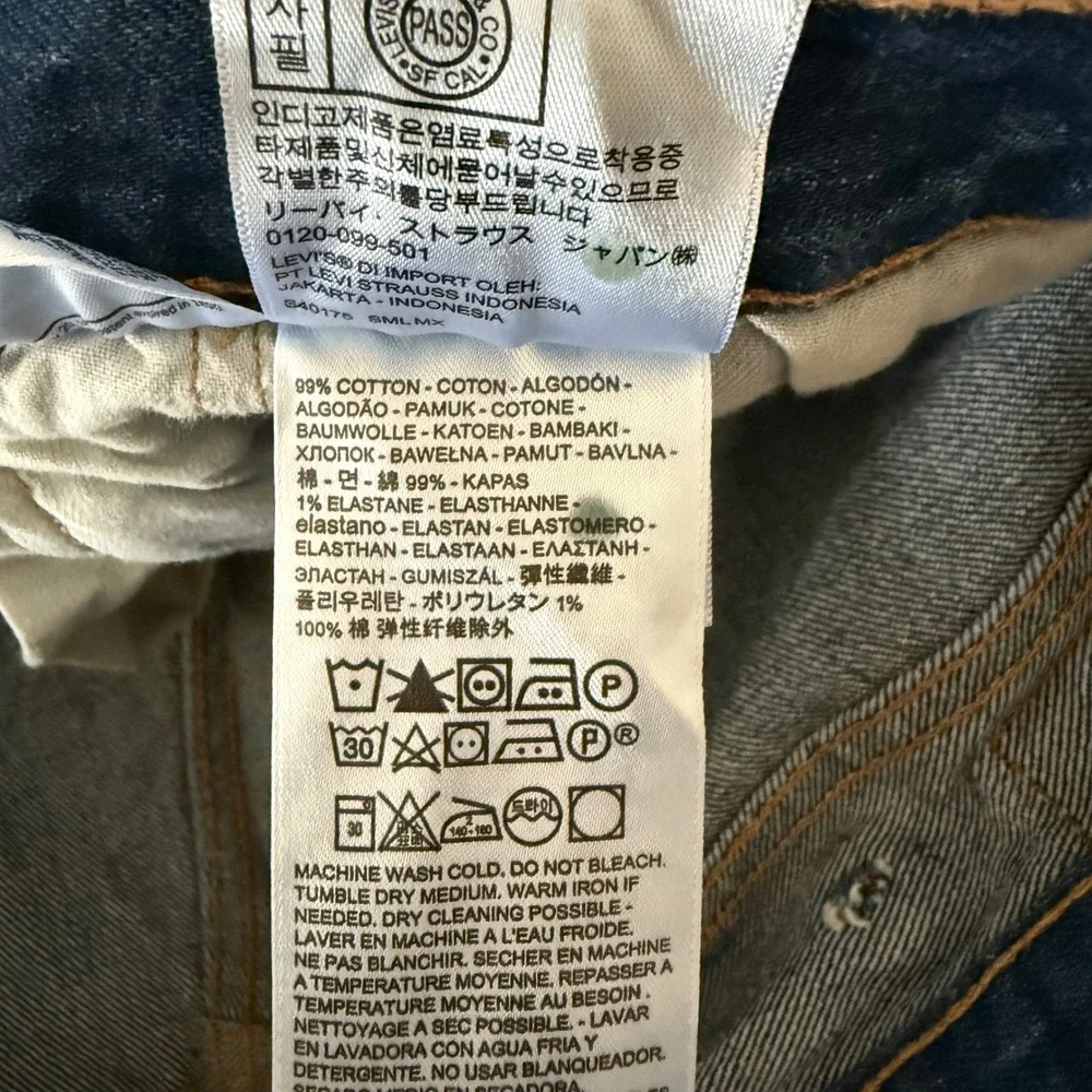 Vintage Levi's 501 Denim‎ Shorts Men's 42 Button Fly Distressed Knee-Length